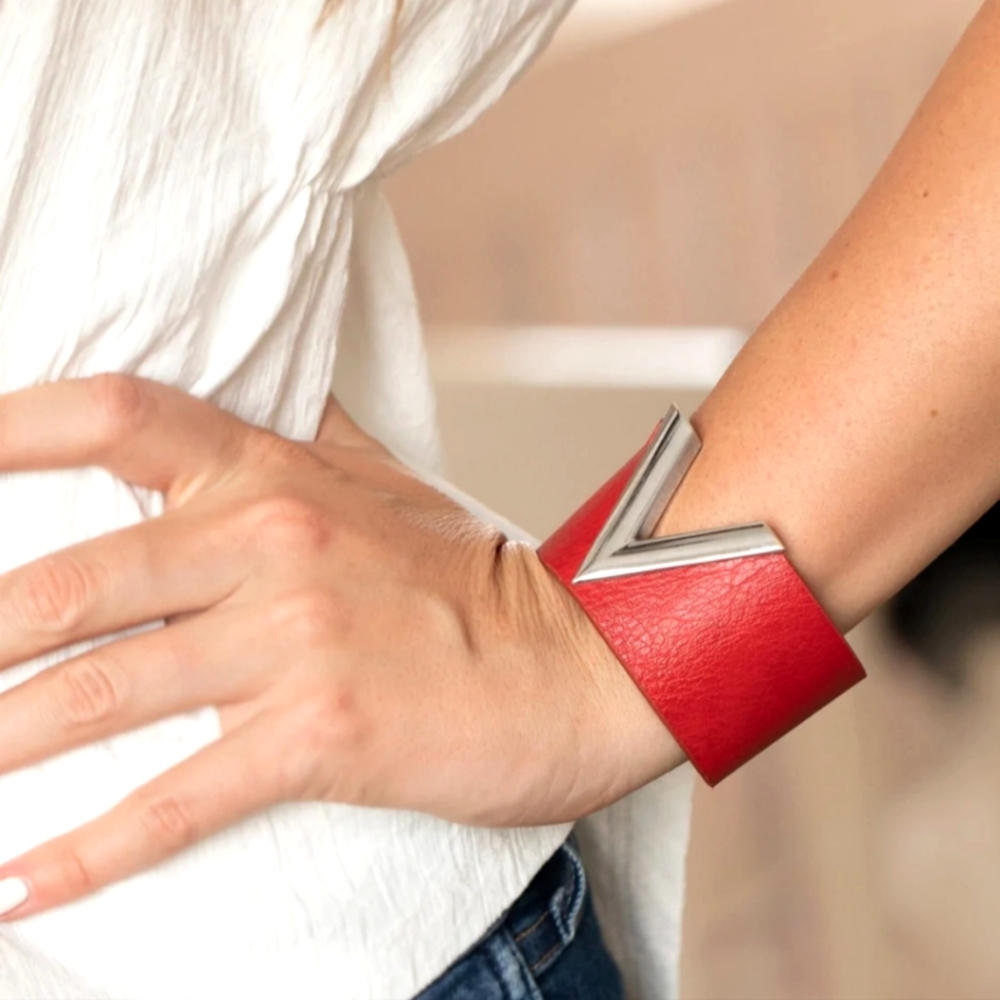 Red Snap Bracelets 2pc Set - Picture 6 of 7